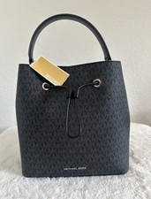 Michael Kors Suri Black BucketBag