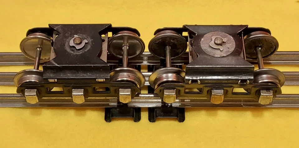 1 pair of Premium Lionel prewar 6 Wheel Trucks, whistle/passenger, Very Nice!!! - Image 3 of 4
