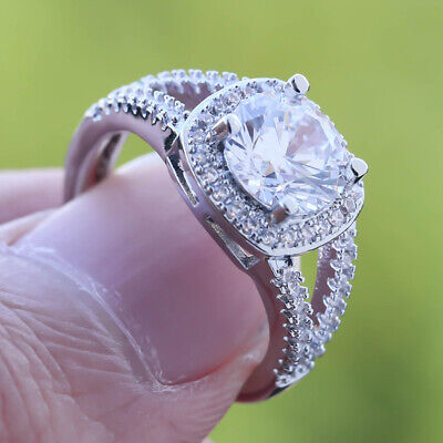 Luxurious 18K Gold White Sapphire Wedding Engagement Anniversary Ring Jewelry