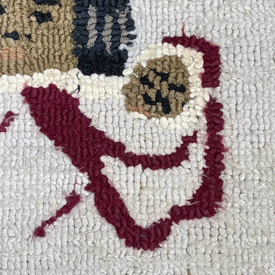 Alfombra antigua Grenfell Labrador Inuit Madre e Niño 8" cuadrada enganchada Foto 4 de 4