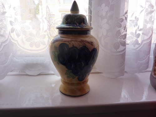 Lovely Porcelain Decorative Ginger Jar & Lid/Vase Excellent Condition - Picture 6 of 6