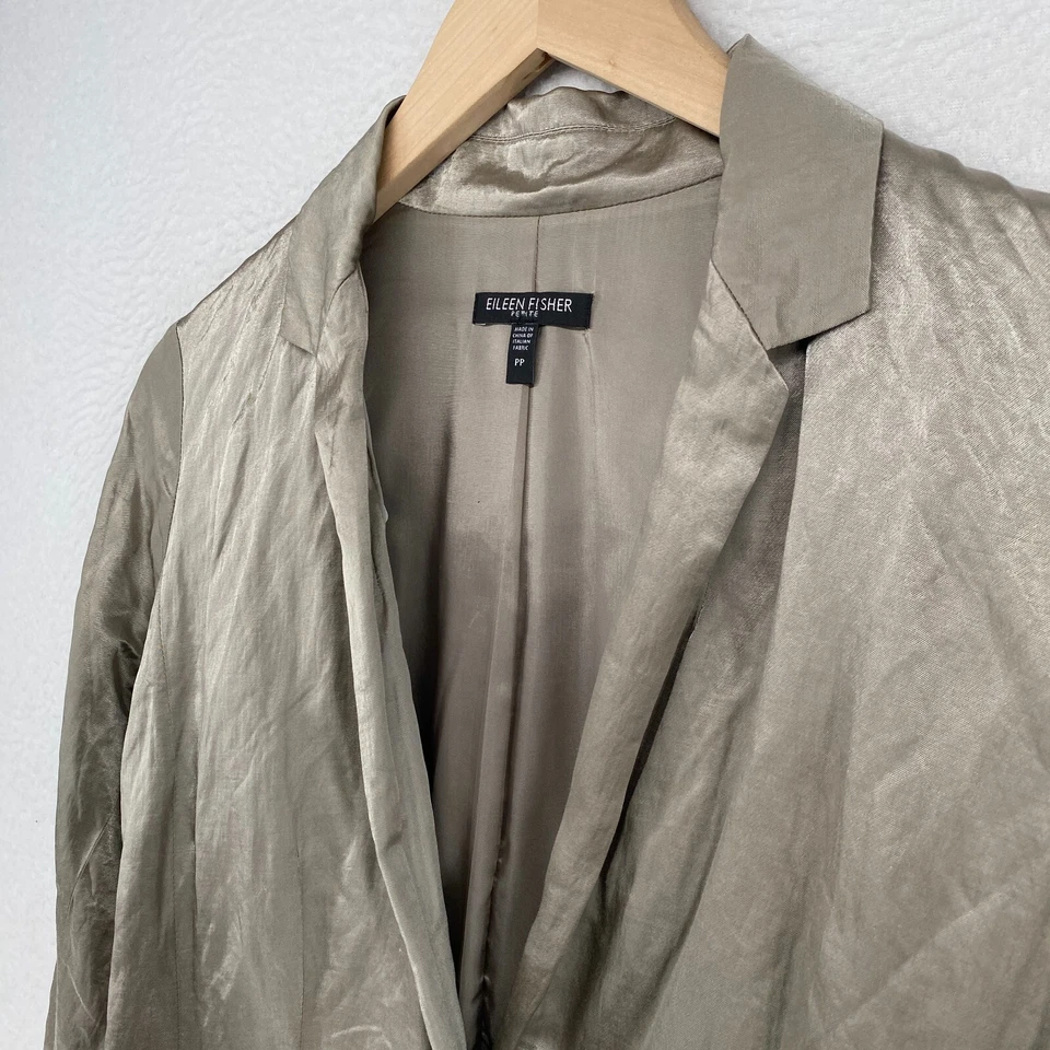 EILEEN FISHER Blazer PP Petite 棉混纺缎面钢夹克单扣银色 — 第 4/4 张图片