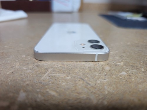 Apple iPhone 12 mini 64 GB Blanco Desbloqueado, DAÑADO CARGA/ENCENDIDO - Imagen 5 de 6