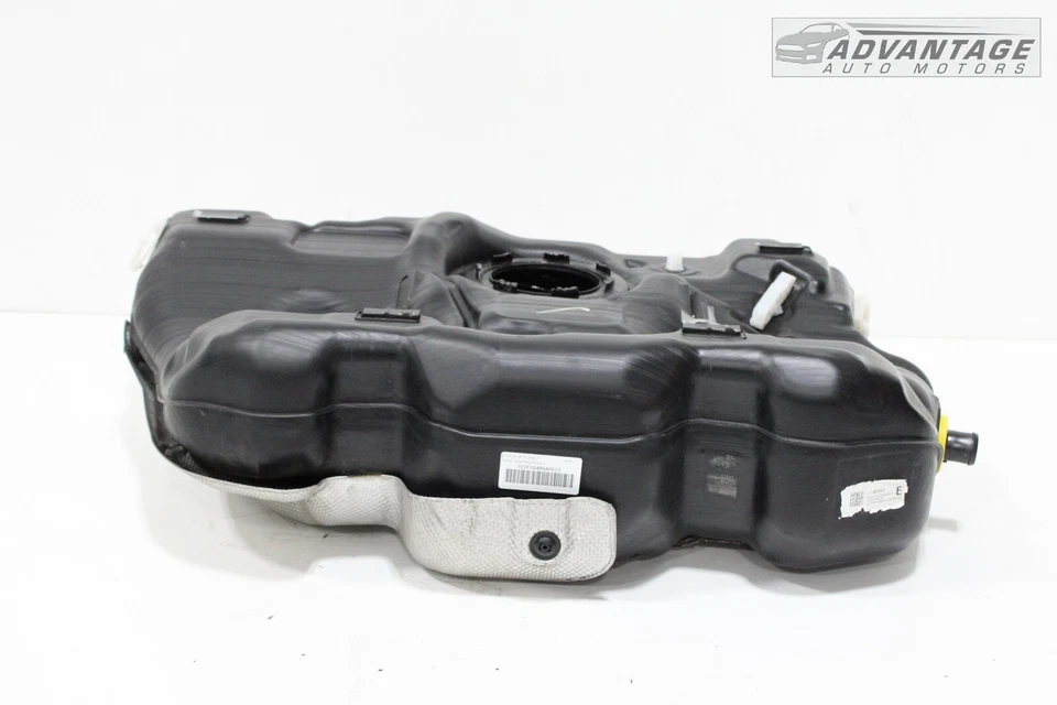 Chevrolet Malibu 2016-2018 1,5 L depósito de tanque de combustible de gasolina con escudo térmico OEM Foto 2 de 4