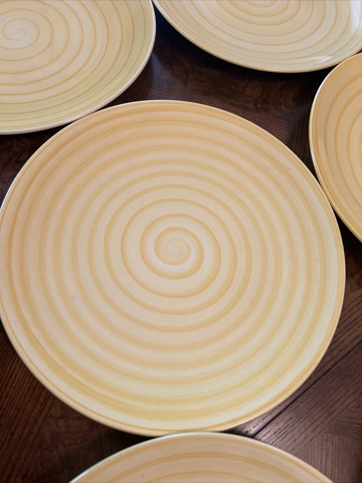 Nuevas mesas ilimitadas amarillo mantequilla 7 platos de cena abril 10 1/2" pintadas a mano Foto 4 de 4