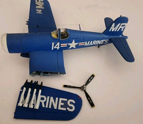 (3) 1/48 USMC F4U Corsairs - Nicely built and painted - For parts or diorama - Picture 11 of 14