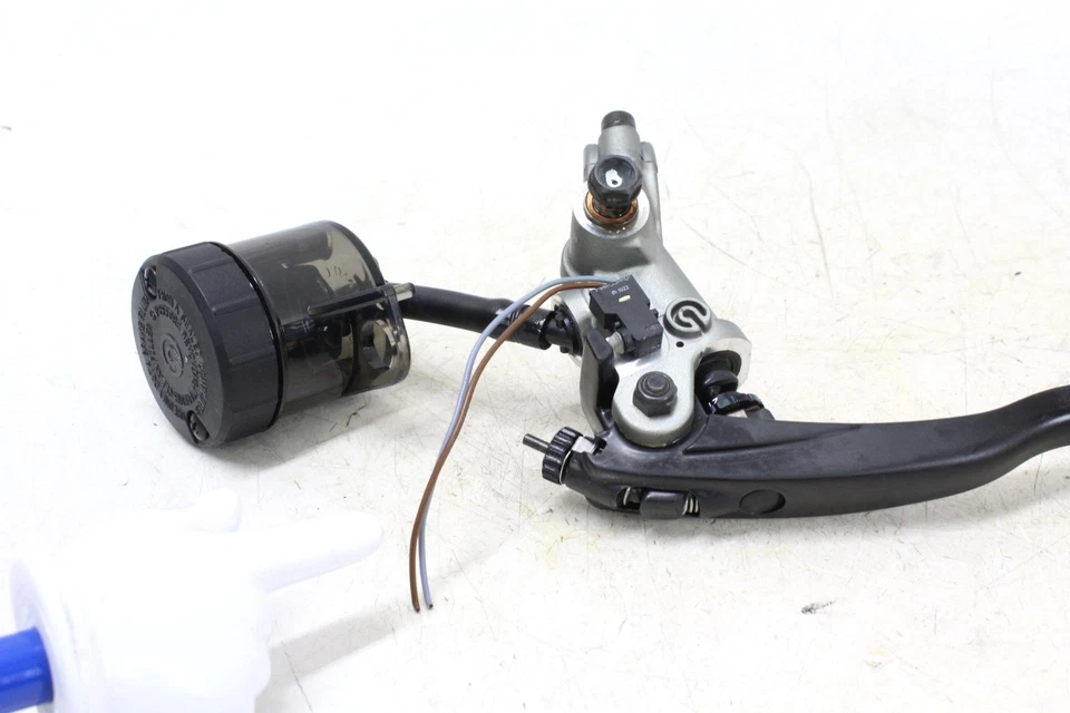 Ducati Hypermotard 2013 cilindro maestro de freno delantero con depósito Foto 2 de 4