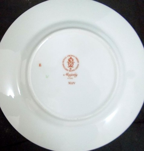 Royal Crown Derby Majesty Cobalt 5 Piece Place Setting with Footed Cup A1292 - Picture 5 of 9