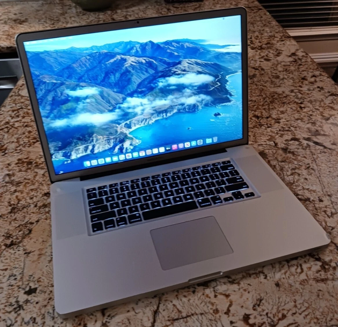 Apple MacBook Pro 17-Inch