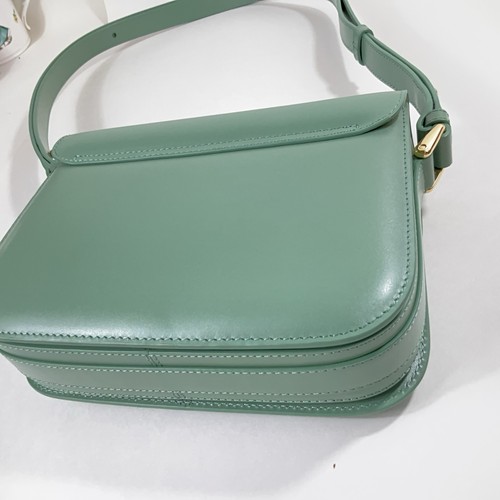 A.P.C. Bandolera pequeña Paris Sac Grace en cuero verde usada en excelente estado - Imagen 8 de 24