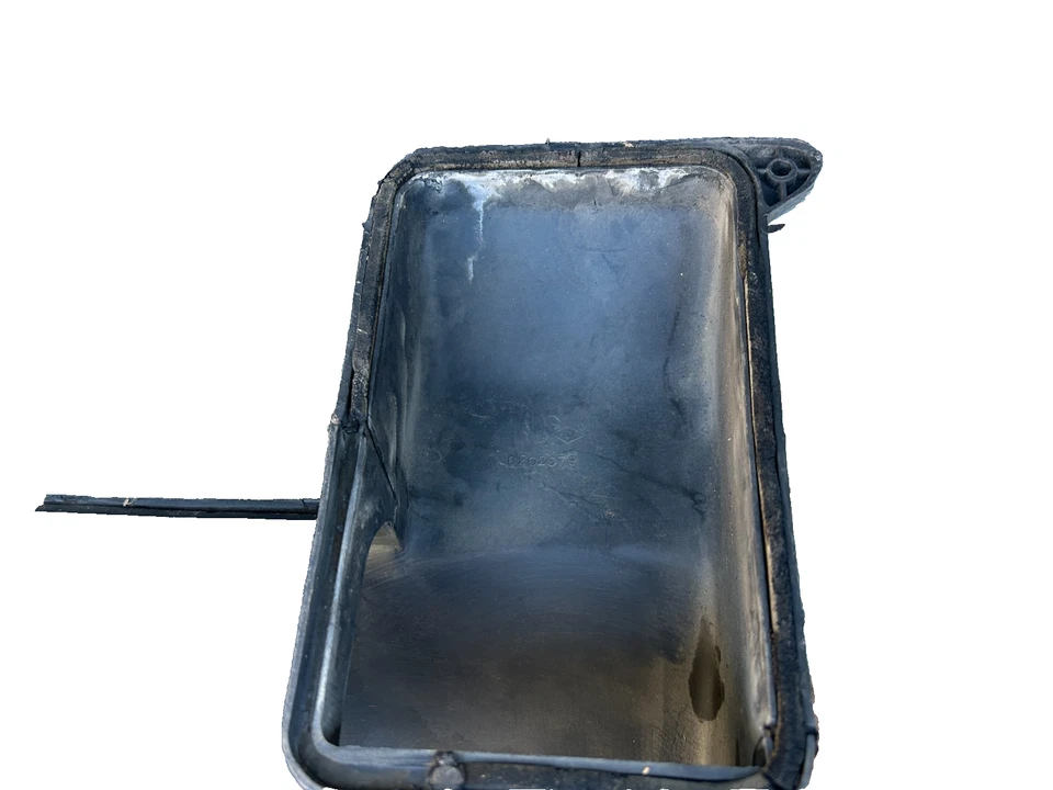 73-87 Chevy GMC Truck K5 Blazer Jimmy Suburban A/C TRANSITION DUCT VENT OEM - Image 3 of 4