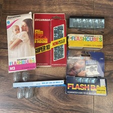 Vintage Flash Bulbs Lot of Sylvania M3, Flip Flash Super 10, Flash Bar Untested