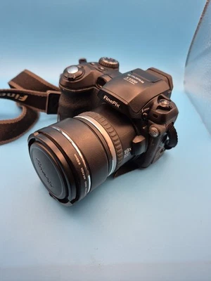 Fuji Fujifilm FinePix S5500 Digitalkamera - Bild 1 von 4