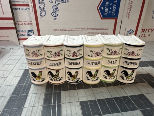 ROYAL SEALY VINTAGE SPICE SHAKER SET 1950s BOOKS ROOSTER JAPAN