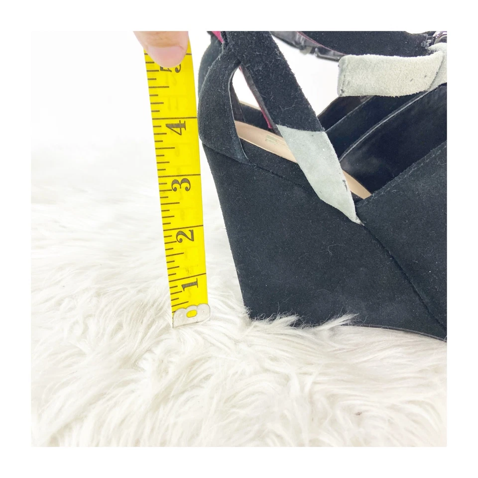 Sandalias Joe's Jeans Callahan 8.5 negras de gamuza con correa al tobillo y tacón de cuña para mujer Foto 3 de 4