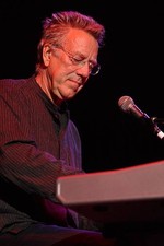 Ray Manzarek of The Doors Of The 21st Century performs the Sound A- Old Photo 1