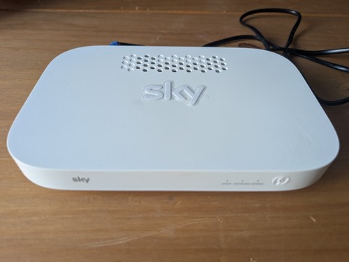 SKY Q Wireless Network booster / extender + Power lead WHITE model EE120 - Afbeelding 2 van 5