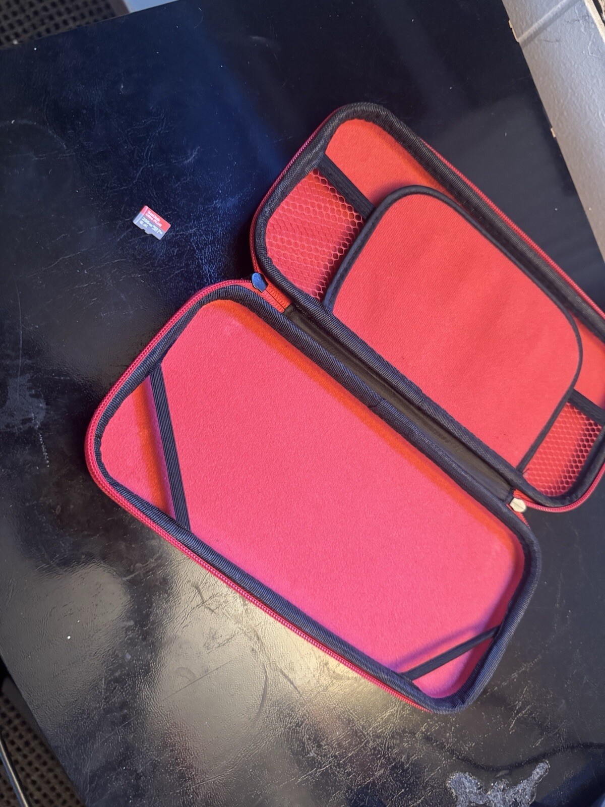 Nintendo Switch Case For Games And A Micro Ssd 256 Gb-image