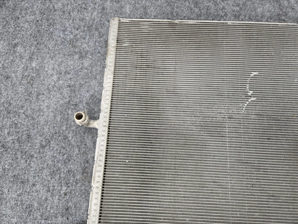 Radiador auxiliar Mercedes W167 X167 Gle350 Gls450 Gle450 OEM Foto 3 de 4