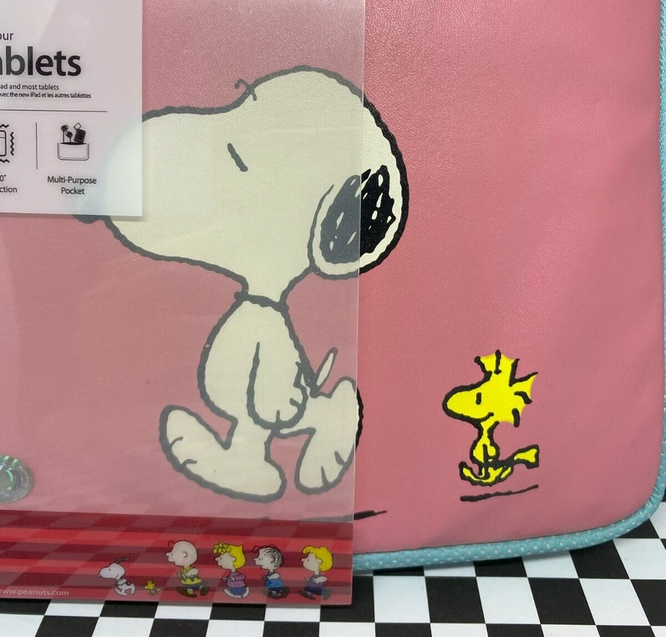 iLuv GreeNology Pink Peanuts Snoopy Sleeve for Tablets 8.25In x 11 In - Image 2 of 3