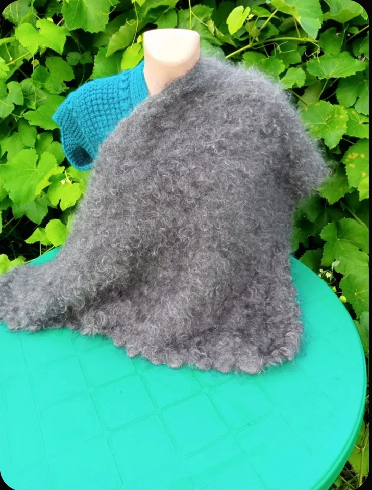 Pañuelo real de plumón de cabra natural talla 115×90 Foto 3 de 4