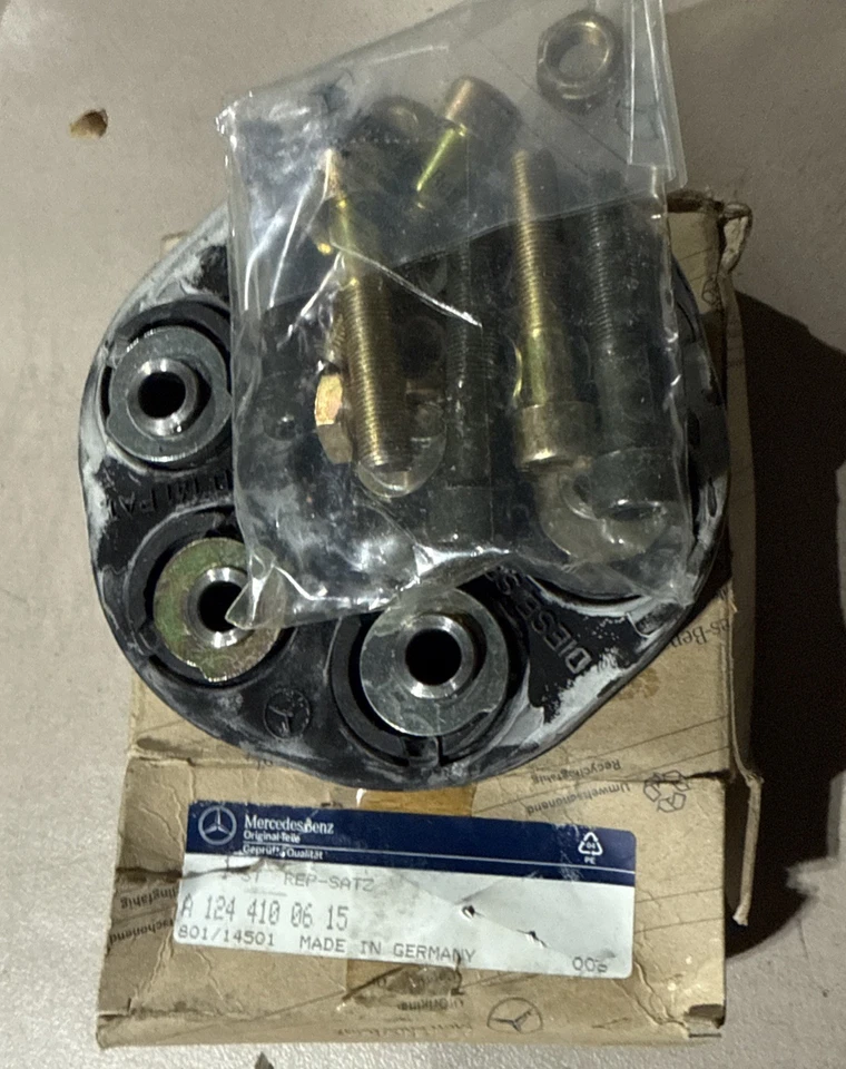 Nuevo kit de pernos de junta flexible de eje de transmisión delantero OEM Mercedes Benz 190E 1244100615 Foto 3 de 4