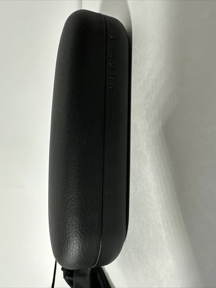 Oakley жесткий стороне очки / солнцезащитные очки черный войлок с подкладкой чехол логотип прочный - Изображение 2 из 2