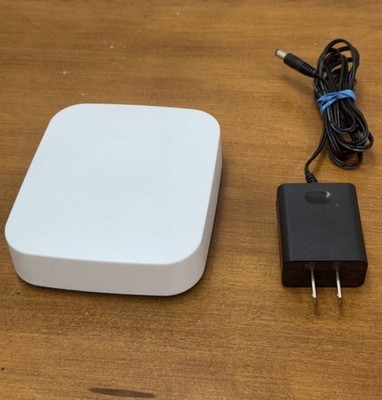 Samsung SmartThings STH-ETH-200 Smart Home Hub 2nd Generation