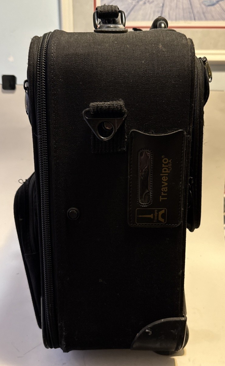 Travelpro FlightCrew Pilot Air 18