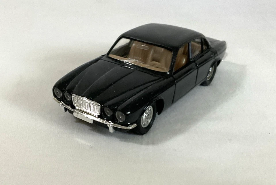Solido Nº1096: Jaguar XJ 12 Vintage 1/43 Diecast Negro Caja Original. ¡NUEVO EN CAJA-MNM! Foto 4 de 4