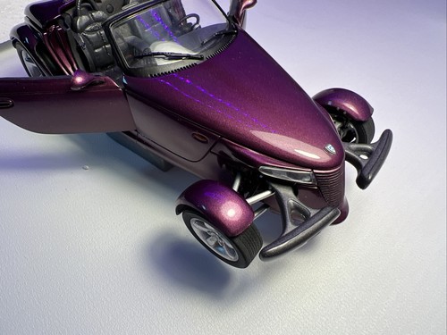 Danbury Mint 1997 Plymouth Prowler Purple Roadster 1:24 Scale Diecast Model Car - Picture 4 of 16