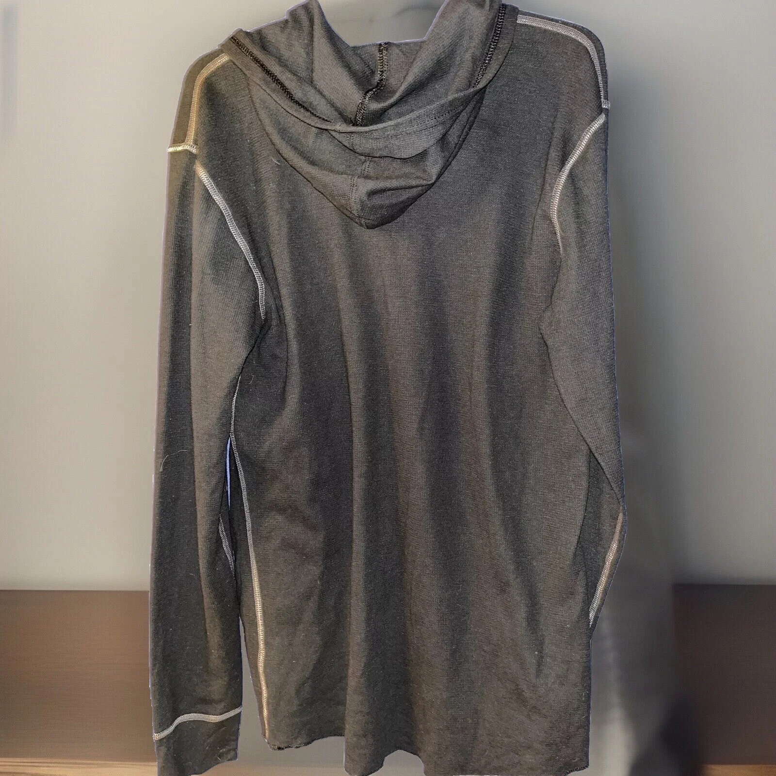 VETEMENTS T shirt nera manica lunga con cappuccio Bondseye abbigliamento fatti cospirazione taglia M