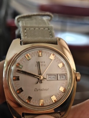 Vintage 1970s Timex Electric Dynabeat  Rare Gold-Tone Cushion Case Pop of Orange