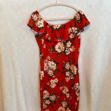 Red floral dress with ruffled collar size/brand tag missing preowned excellent