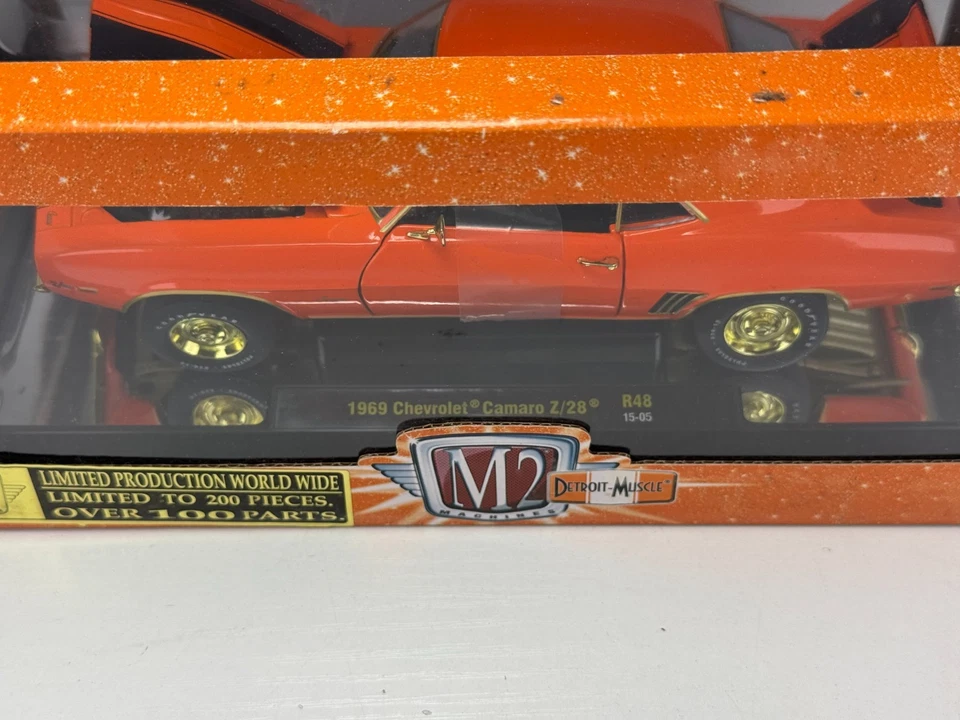 M2 Machines 1969 Chevrolet Chevy Camaro Z-28 Gold Chase 1/24 Diecast /200 - Imagem 3 de 4
