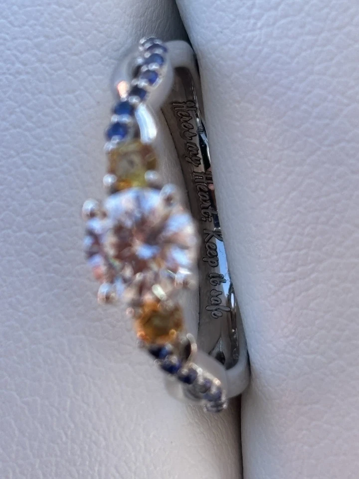 Anillo de compromiso de platino y diamantes para mujer de corte redondo creado en laboratorio talla 5,5 Foto 4 de 4