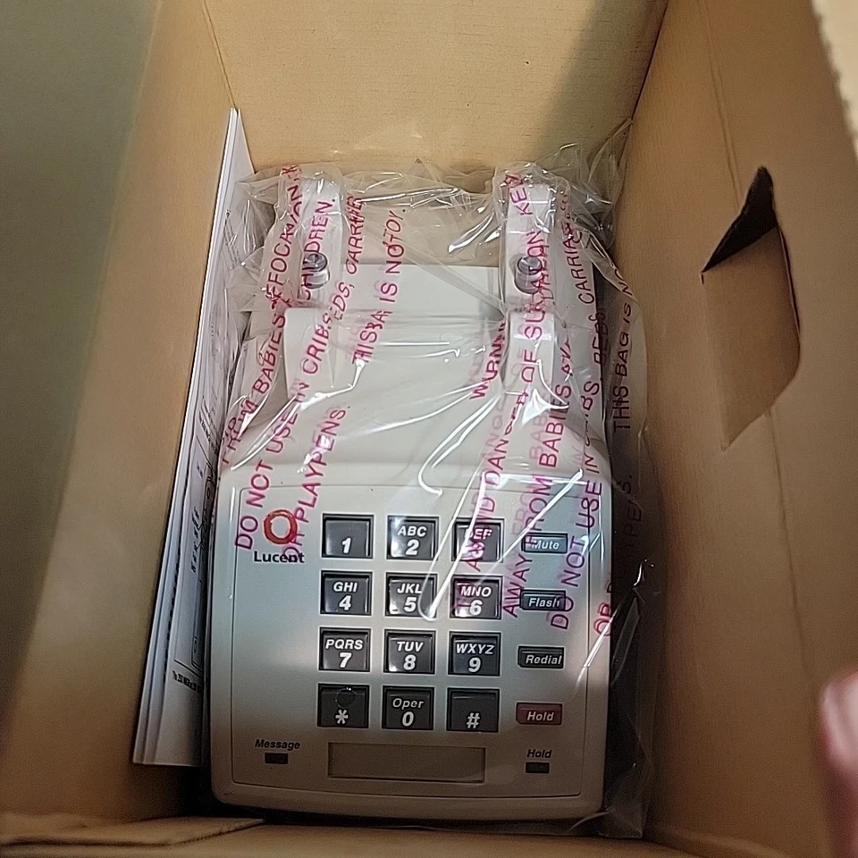 Lucent 2500 YMGM-215 Off White Corded Analog Phone  New In Box - Image 2 of 4