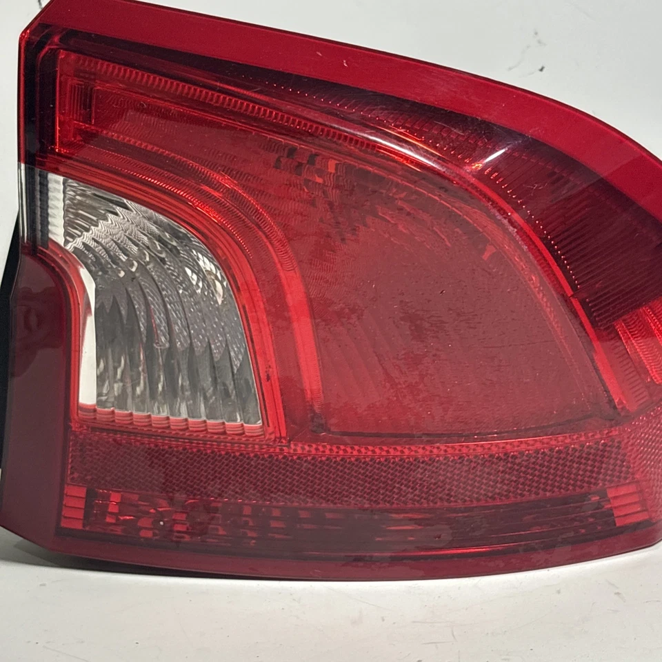 2012 VOLVO S60 RIGHT PASSENGER SIDE OUTER TAIL LIGHT 30796268 OEM - Изображение 4 из 4