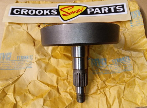 Medio cigüeñal derecho genuino Suzuki RM125 Z nuevo 12220-14110 1982 - Imagen 8 de 12