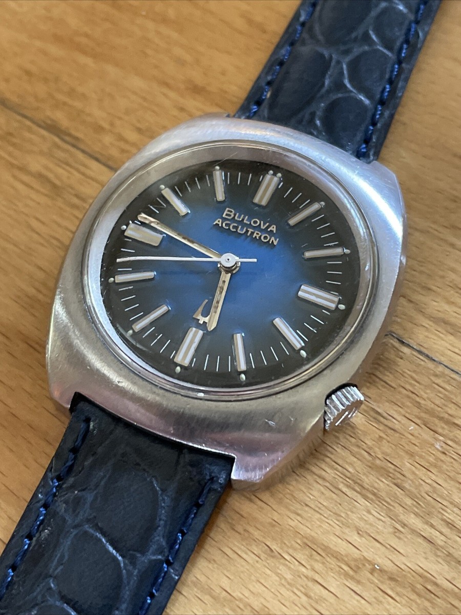 VINTAGE BULOVA ACCUTRON 218 RARE COLOR Sunburst BLUE DIAL VINTAGE BULOVA ACCUTRON 218 RARE COLOR Sunburst BLUE DIAL