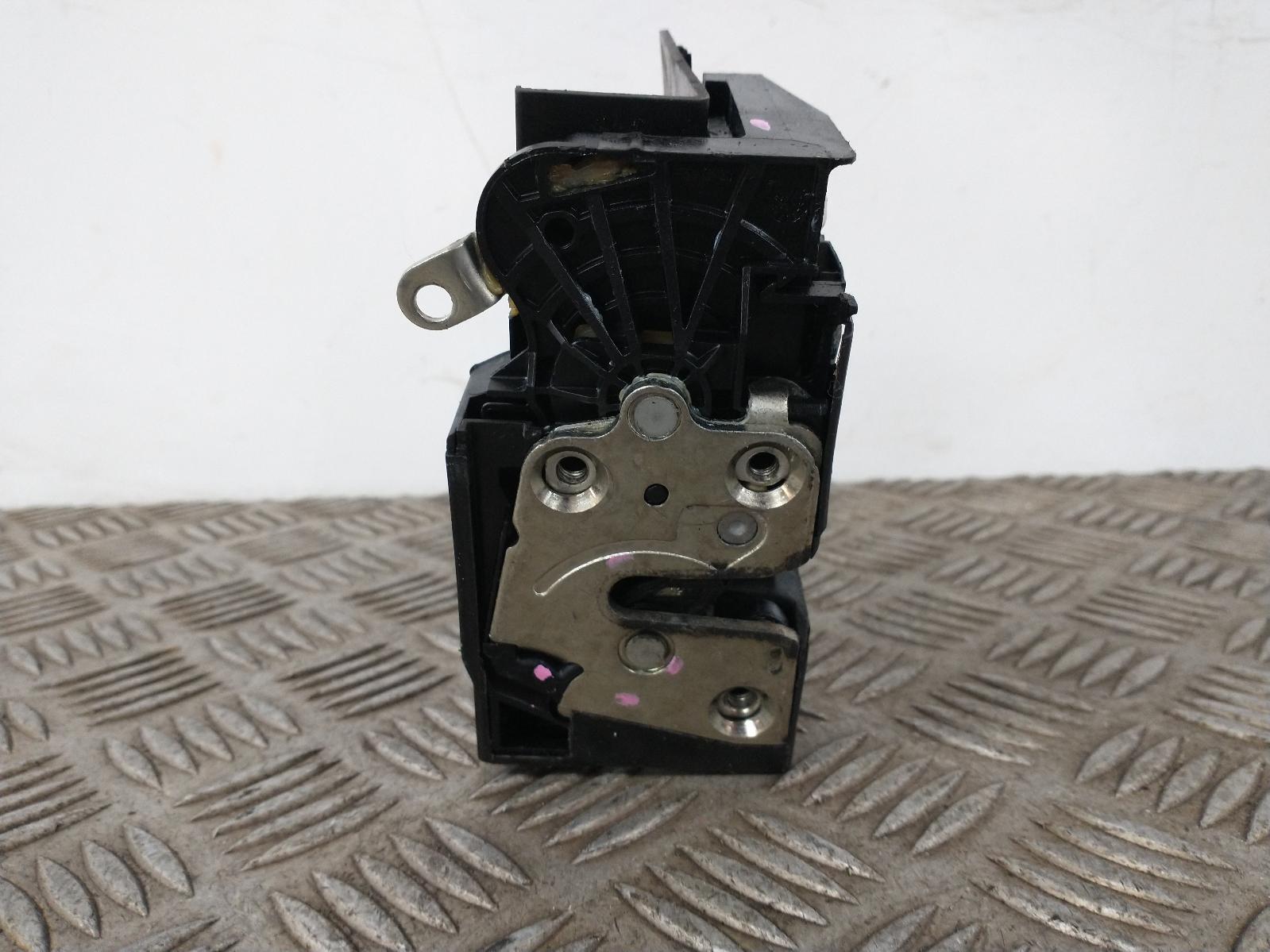 2019 Dacia Sandero Right Front Door Lock Assembly 805026897R for