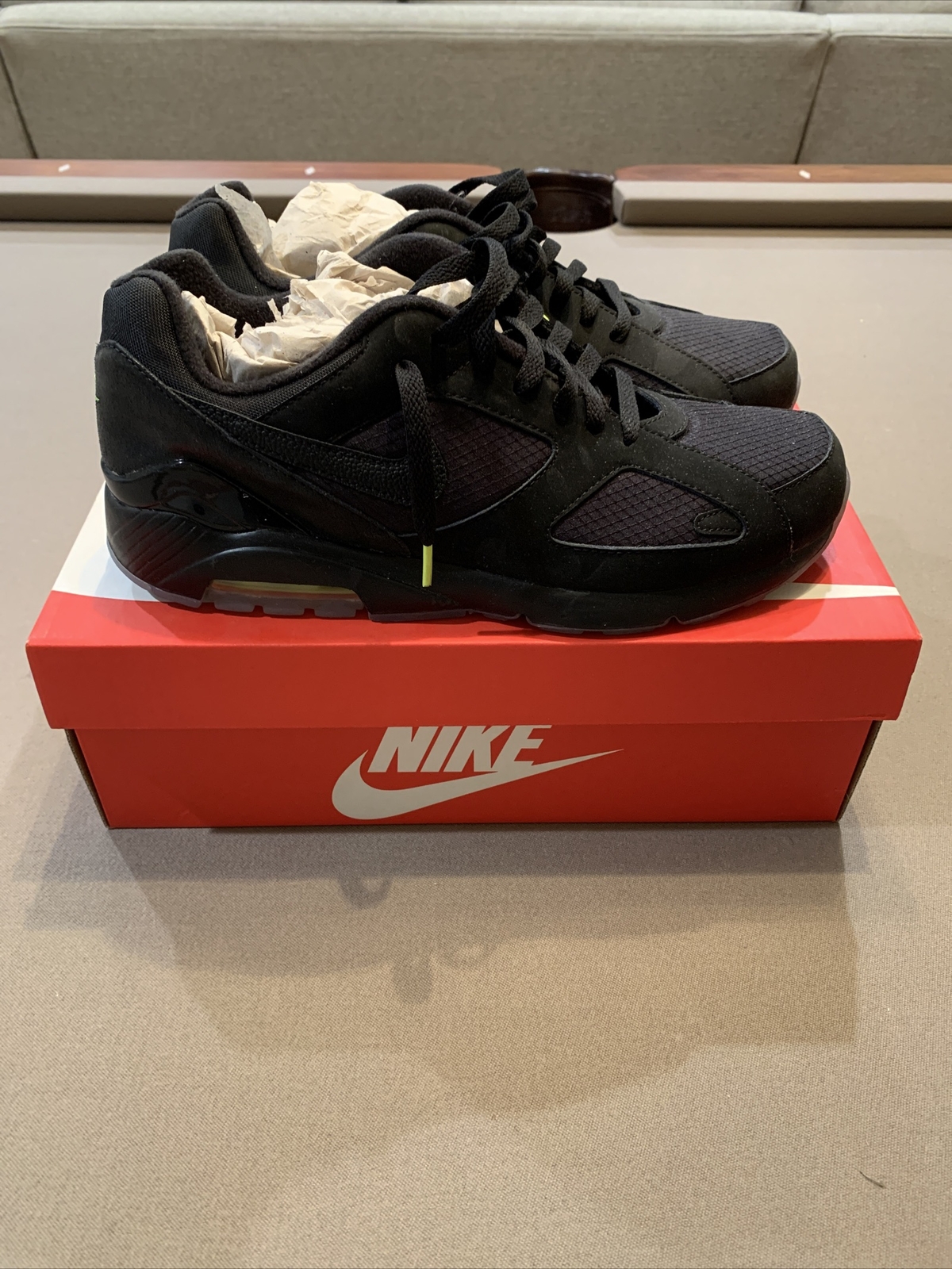 air max 180 black volt