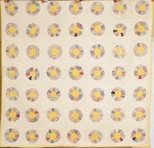 Beautiful Vintage 30's Yellow "Wheel of Fortune" Dresden Plate Antique Quilt 