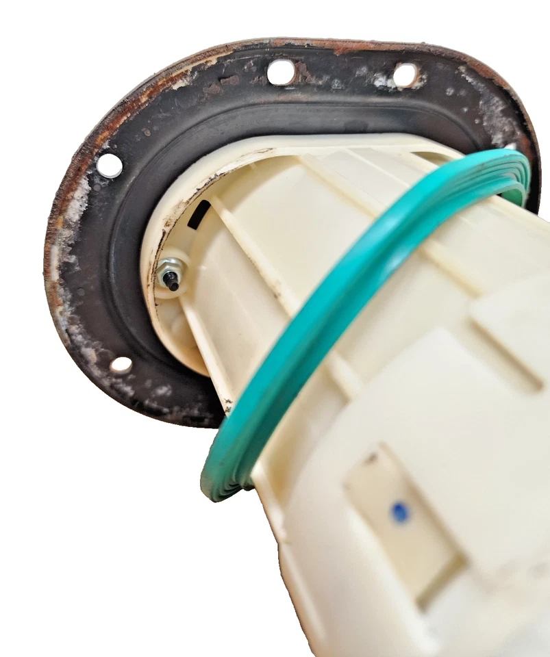 2006–2011 Hyundai Azera/Sonata/SantaFe Fuel Pump Assembly OEM 31110-3L010 - Image 4 of 4