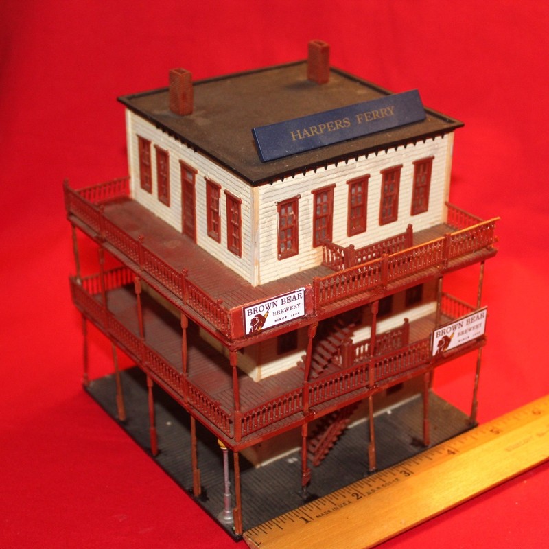 1800 's Style Hotel with Porches All 3 Stories by Con-Cor #B820 - HO Scale