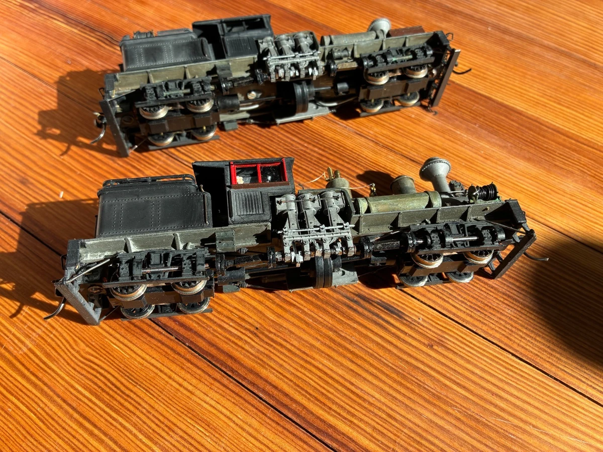 25+ Roundhouse HO Scale Model Railroad Locomotives for sale