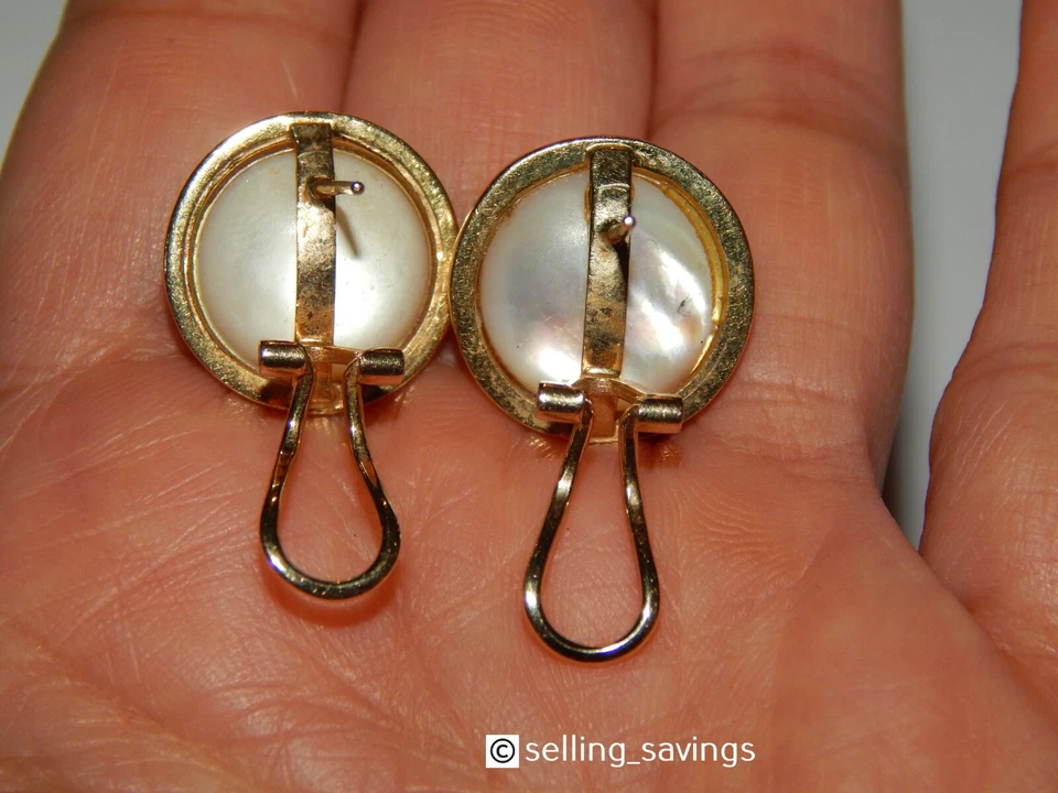 14K YELLOW GOLD MABE PEARL BAMBOO BOARDER 6/10th INCH BEZEL OMEGABACK EARRINGS - Image 3 of 4