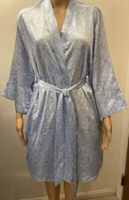 JONES NEW YORK EUC Women's Sz L/XL Short Satin Robe Light Blue Floral 3/4 Sleeve