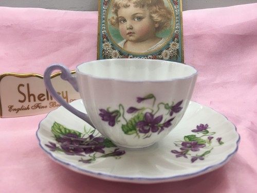 Shelley Ludlow Forma Viole Tazzina e Piattino - Malva Bordo - #13821 - Wow - Imagen 3 de 6