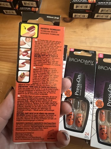 Broadway Nails Press-On Manicure - Cauldronc - Halloween- Jack O Lantern - Picture 2 of 3
